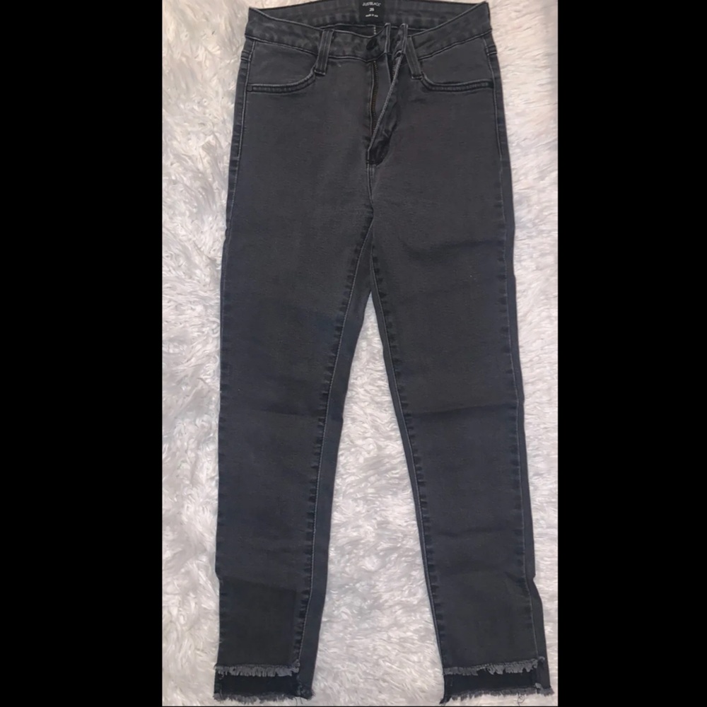 Woman’s JUSTBLACK Jeans in size 26 in black